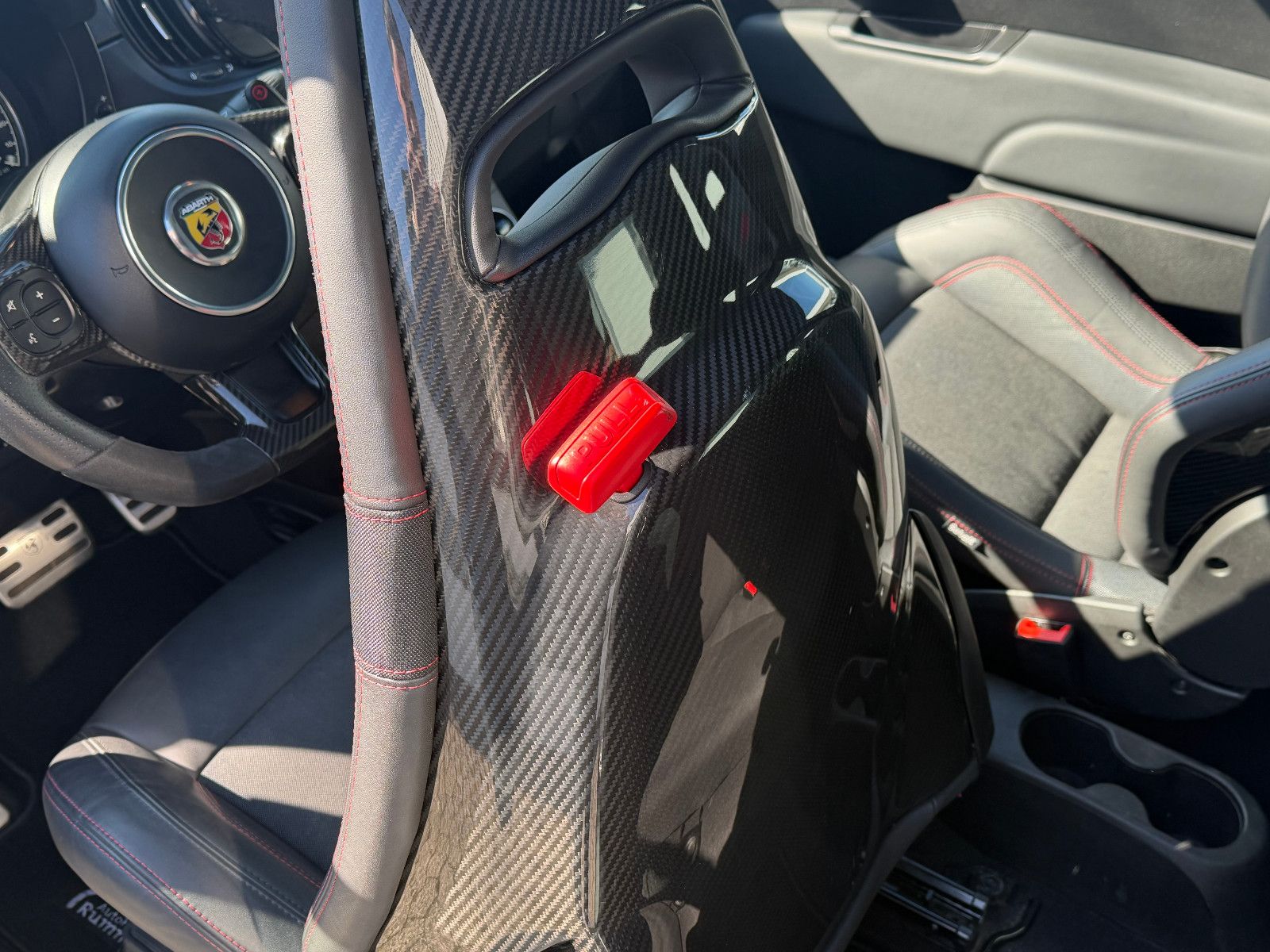 Fahrzeugabbildung Fiat Abarth 695Competizione/CARBON-SITZE/CARBON/BEATS