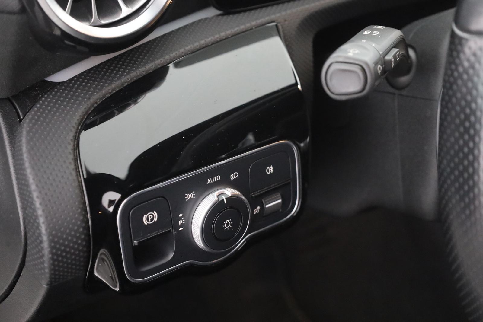 Mercedes-Benz CLA SB AMG Line LED Navi Panorama, миниатюра 20