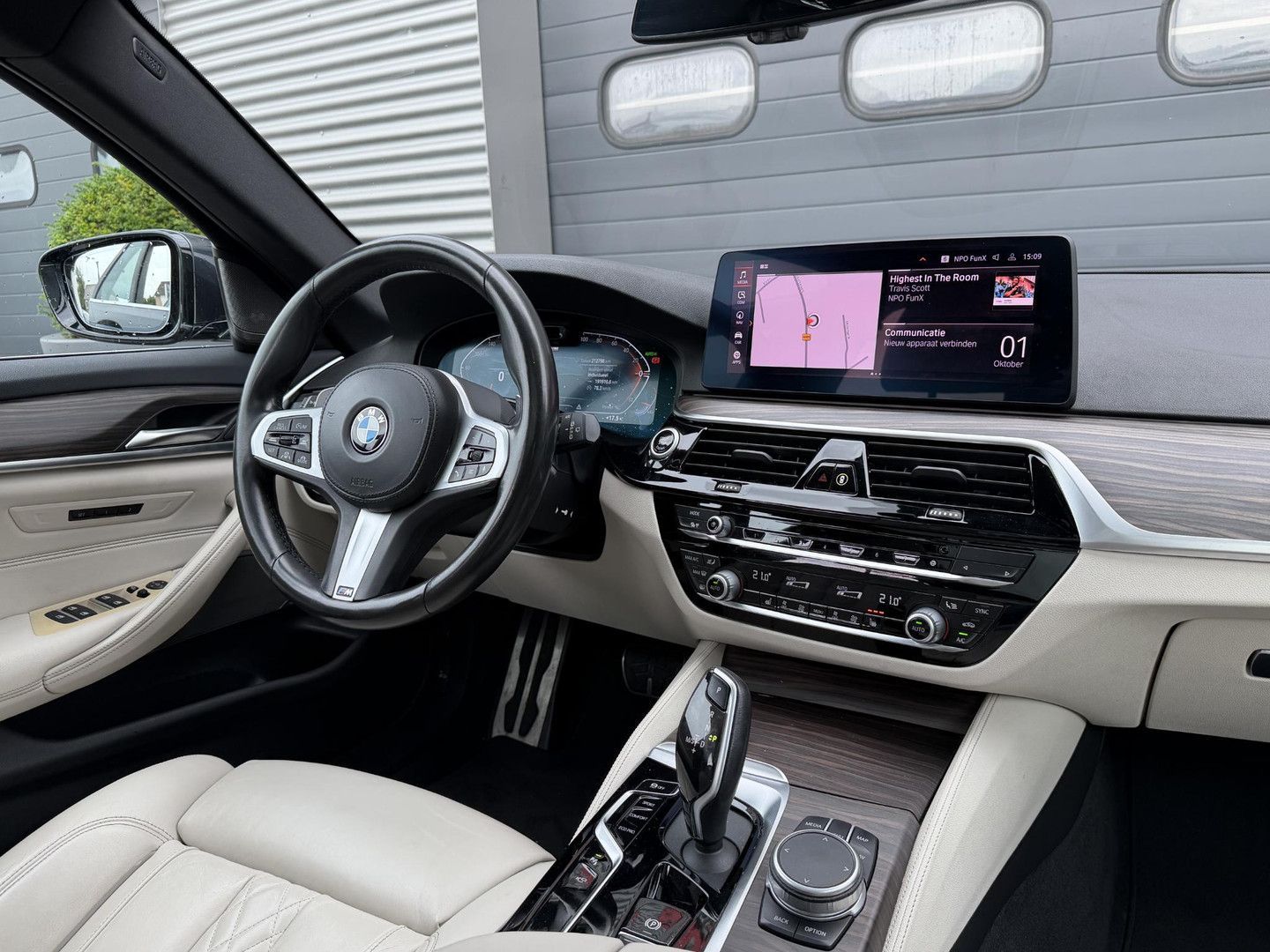 BMW 530 5-serie Touring 530i High Executive Edition imagem 3
