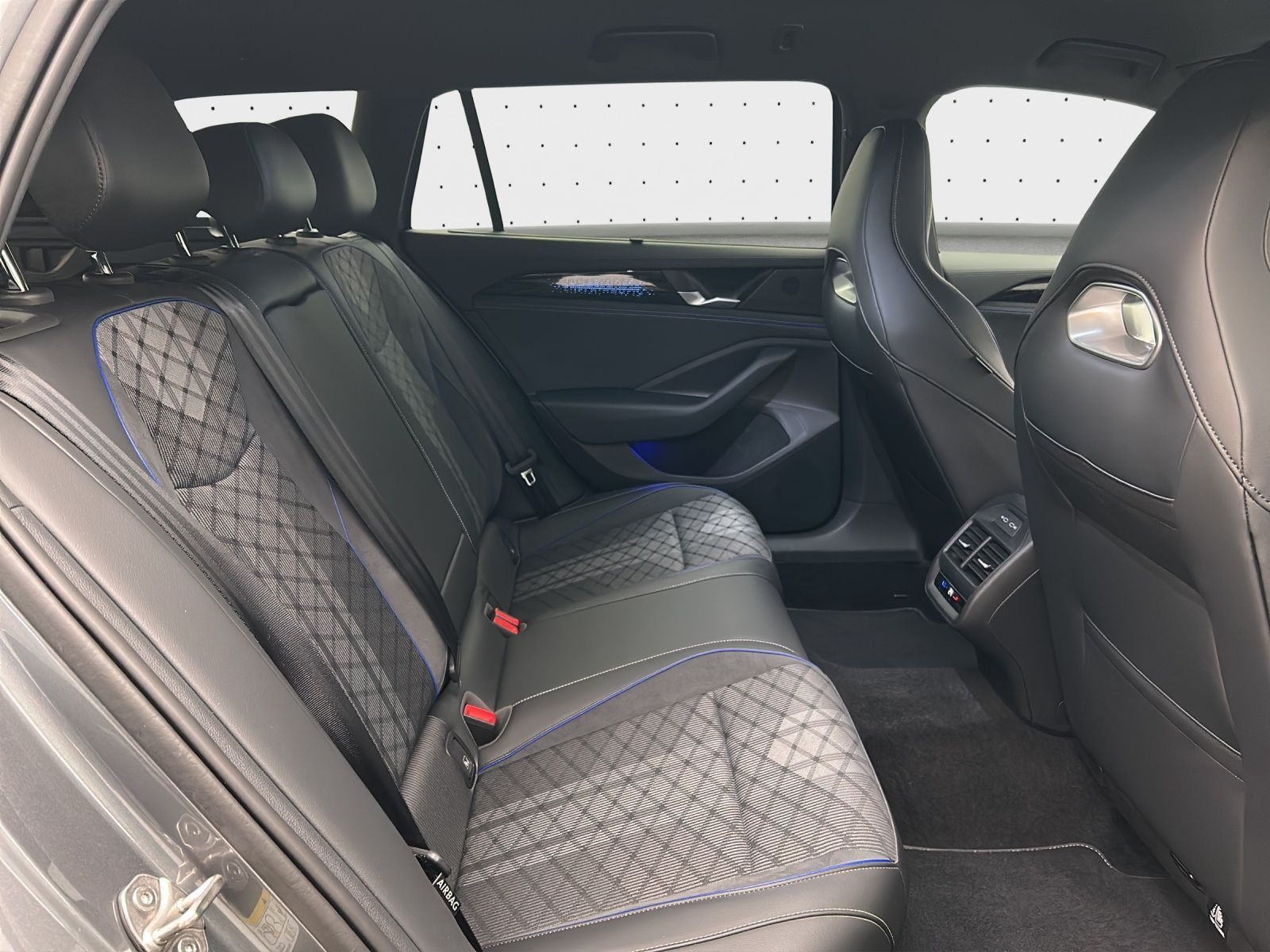 Volkswagen Passat - Bild 15