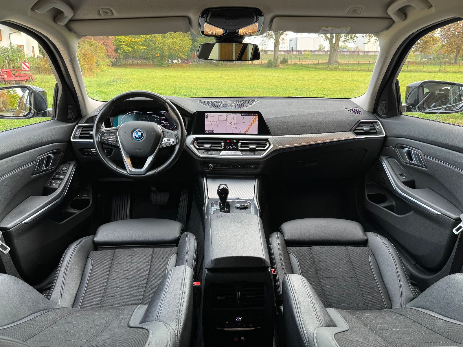 BMW 330e Touring Sport Line AHK HeadUp RFK Laser 1Hd imagem 2
