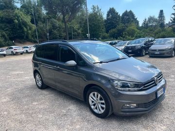 Volkswagen Touran - 1