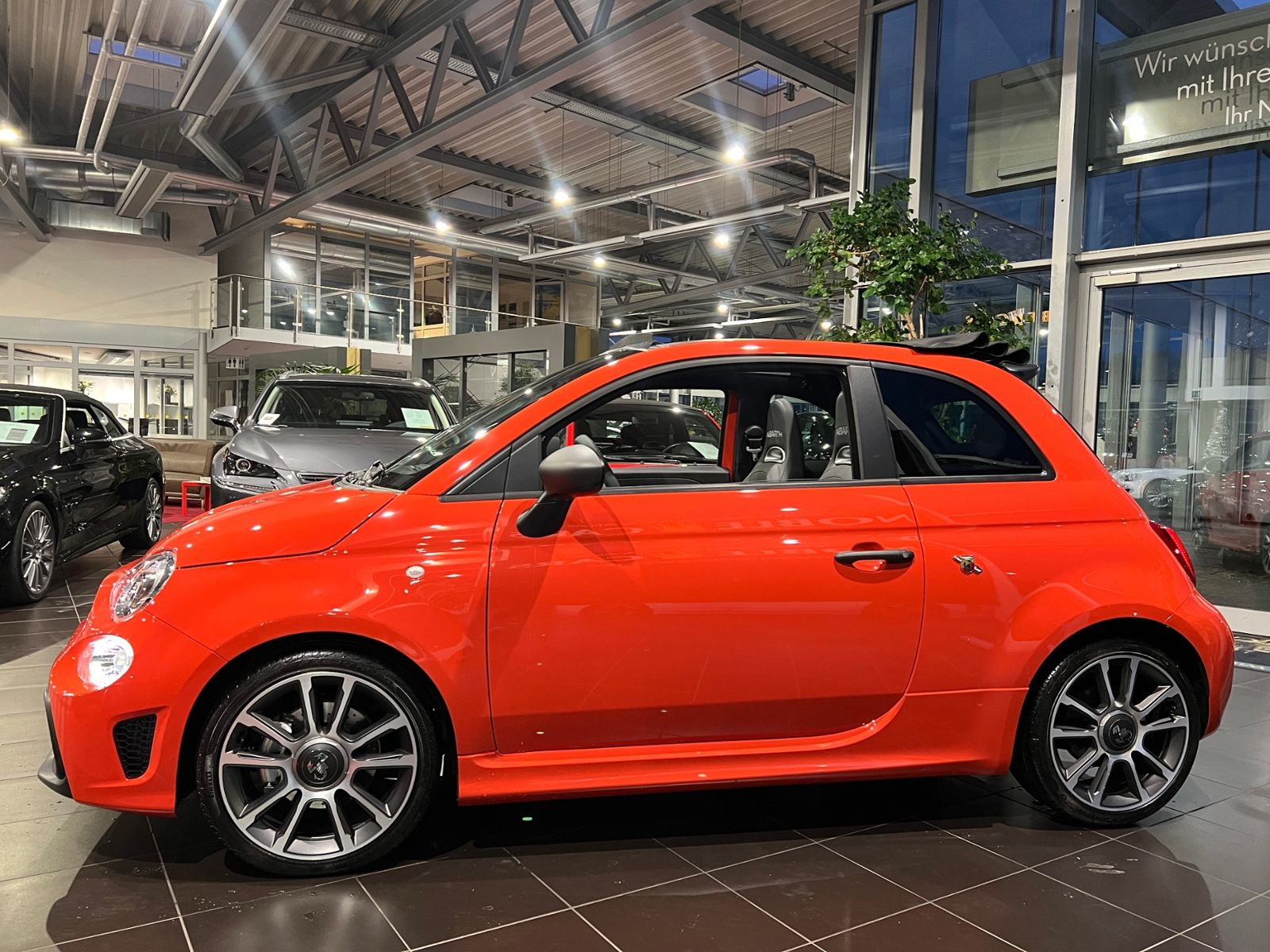 Fahrzeugabbildung Abarth 595C Turismo KLIMA CARPLAY LEDER PDC