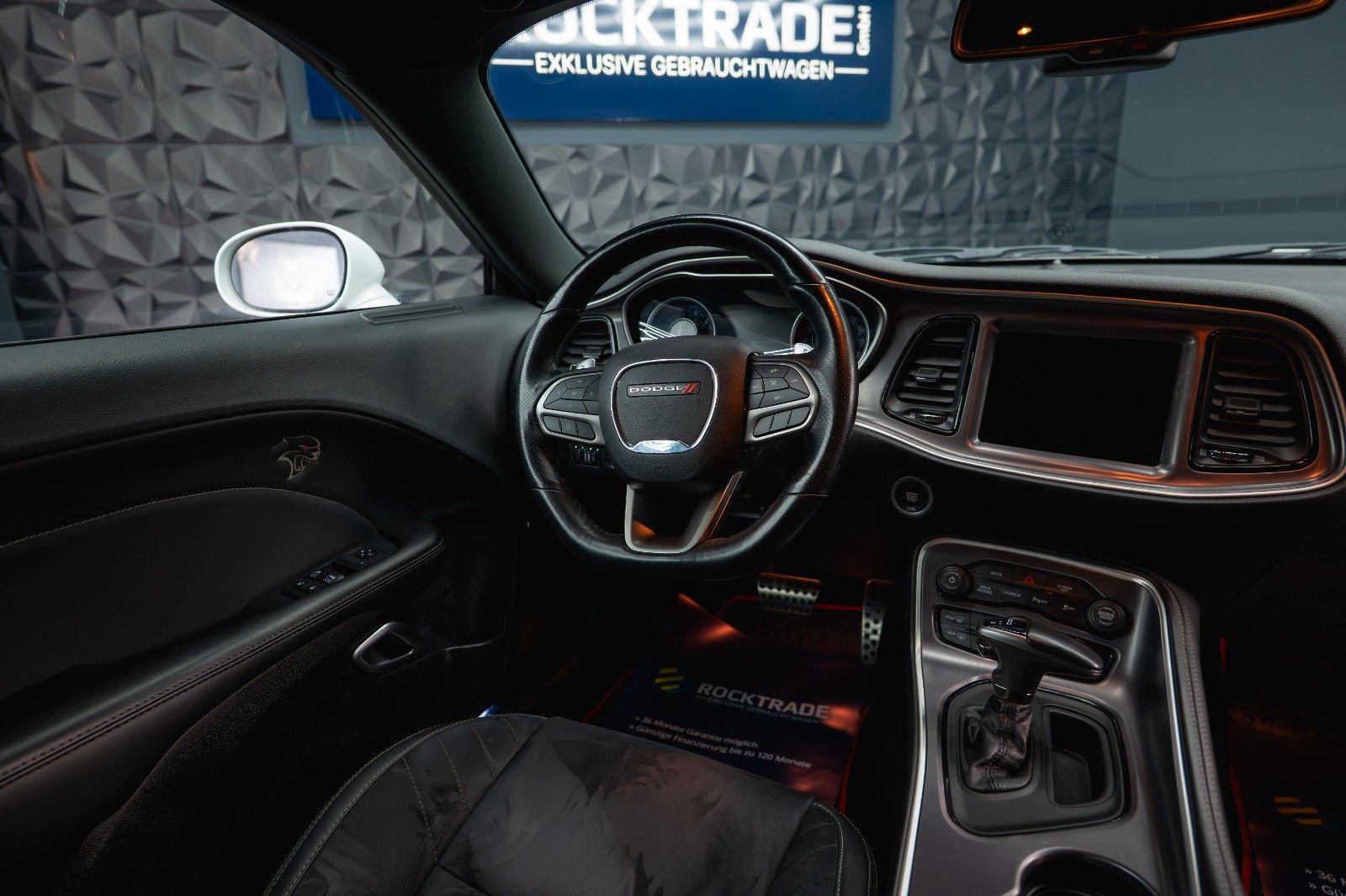 Fahrzeugabbildung Dodge Challenger 6.4 V8 SRT 392 R/T SCAT PACK WIDEBODY