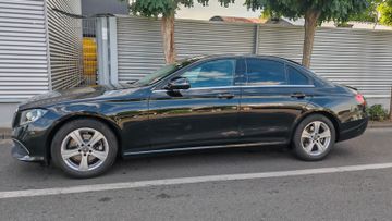 Mercedes E 200 - 4