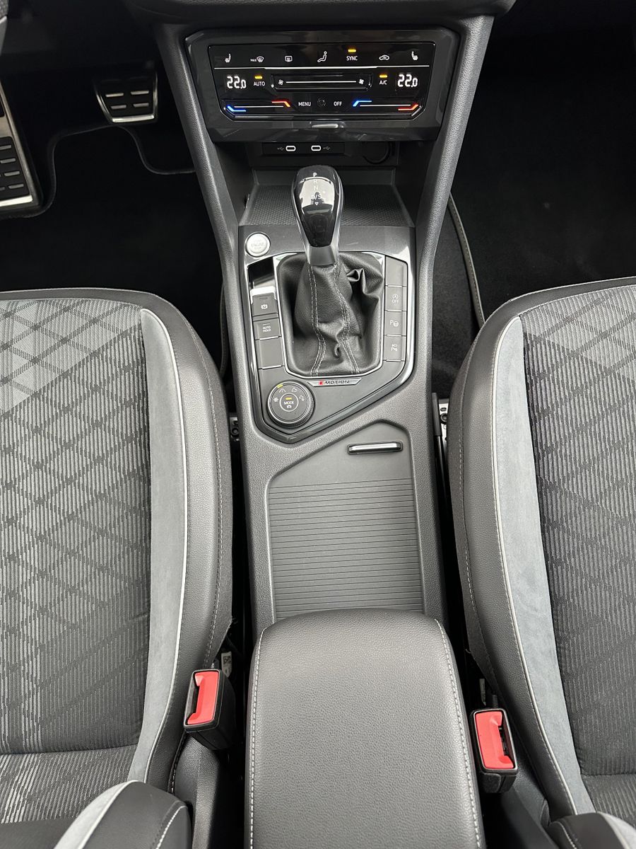 Fahrzeugabbildung Volkswagen Tiguan Allspace R-Line 4M NAV+LED+PANO+AHK+360°