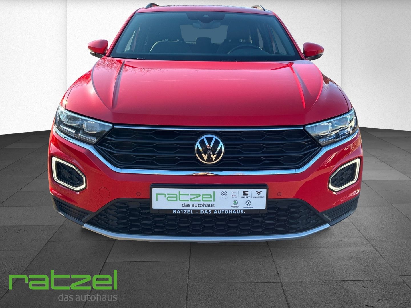Fahrzeugabbildung Volkswagen T-Roc 1.5 TSI DSG Sport DSG Navi Standh. Schiebe
