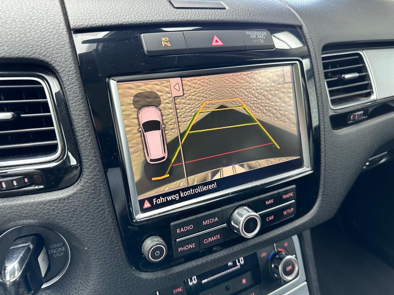 Fahrzeugabbildung Volkswagen TOUAREG 3.0TDI V6/LUFT/PANORAMA/AHK/LED/ACC/NAV