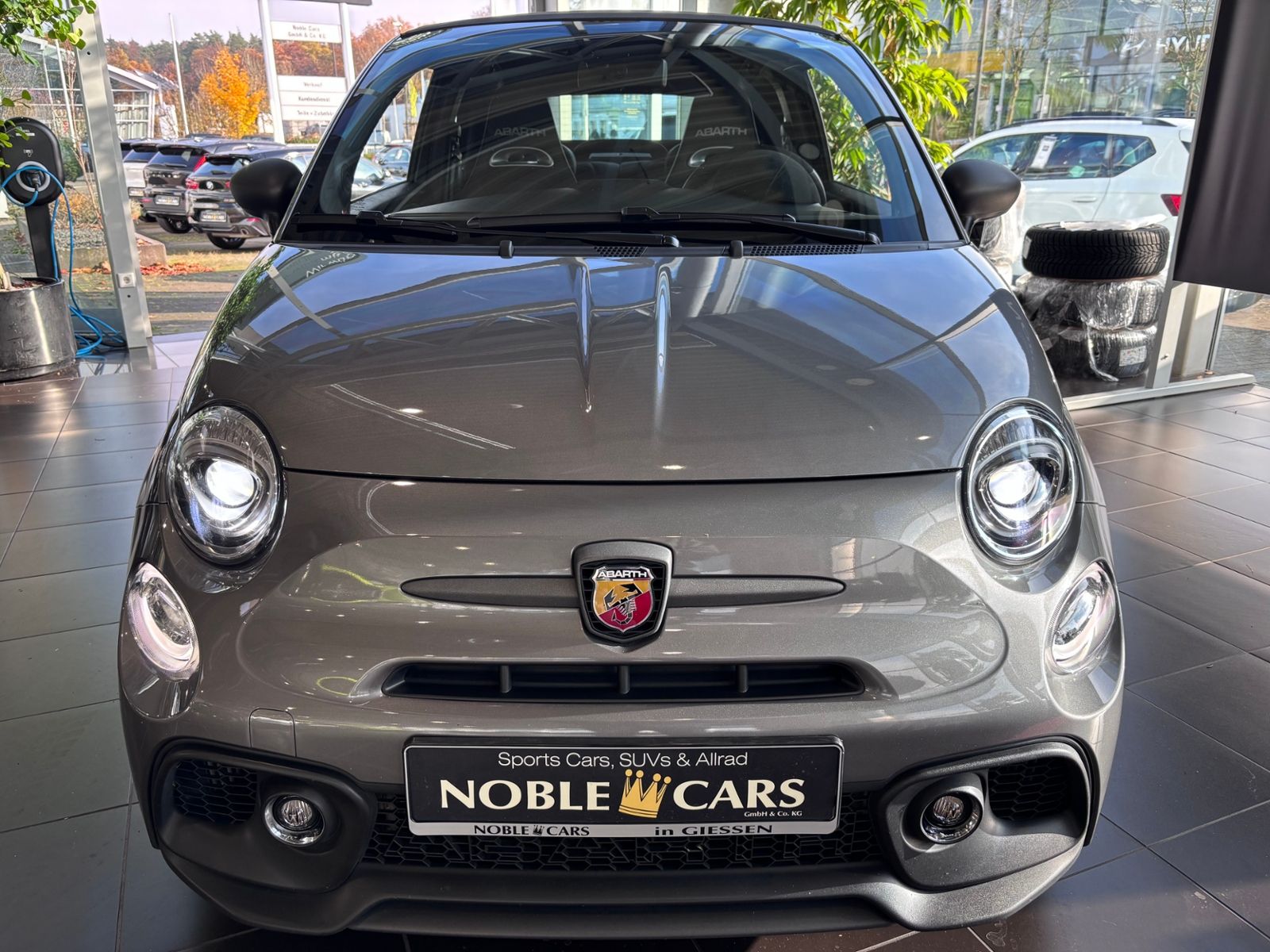 Fahrzeugabbildung Abarth 695C Automatik KLIMA NAV BEATS LEDER SHZ