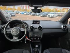 Fahrzeugabbildung Audi A1 Sportback 1.2 TFSI S line Xenon PDC SHZ