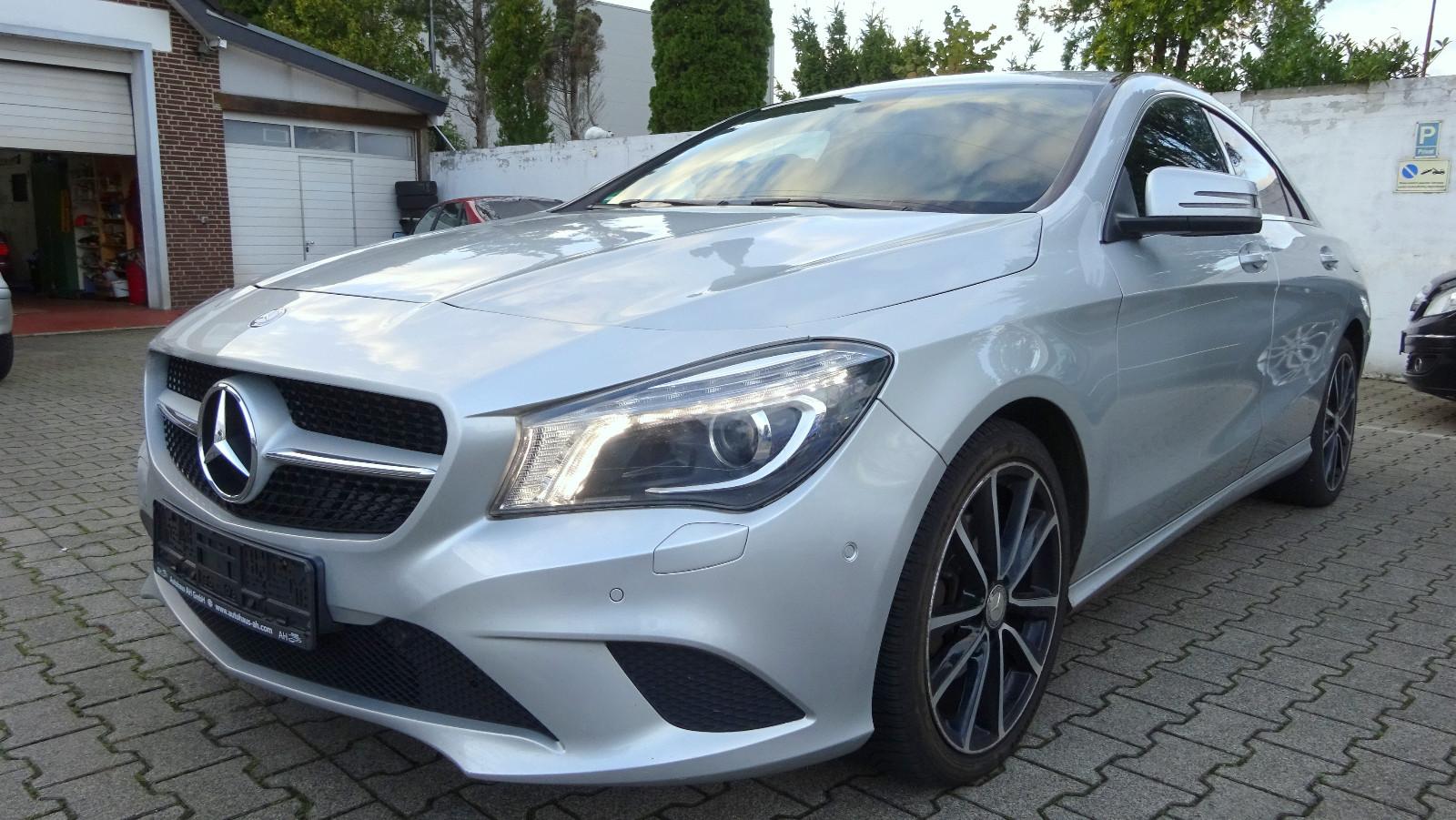 Mercedes-Benz CLA 200 CLA - Automatik Navi Sitzheizung Xenon