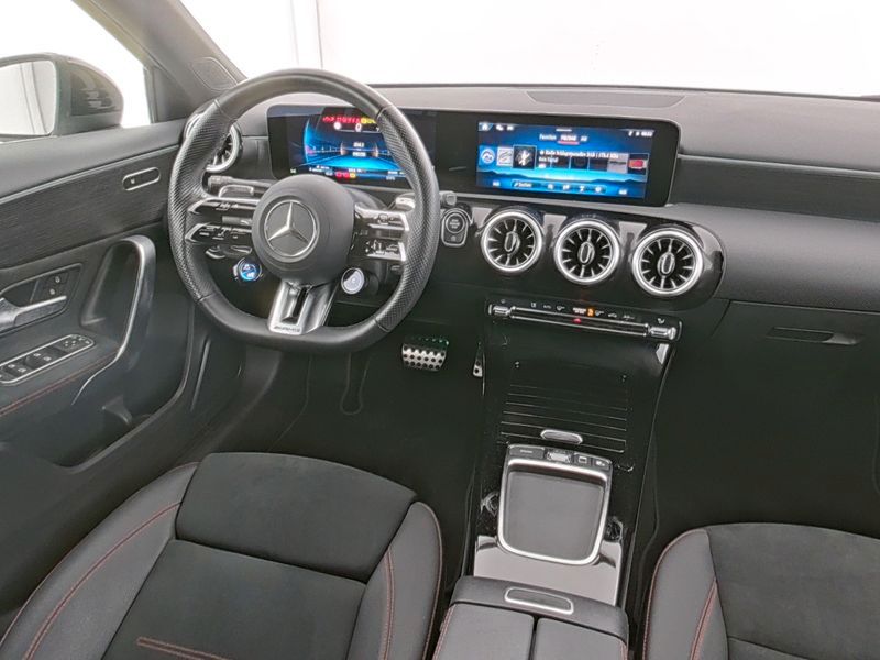 Fahrzeugabbildung Mercedes-Benz AMG A 35 4M NIGHT+AHK+PANO+MULTIBEAM+19''+AMBIEN