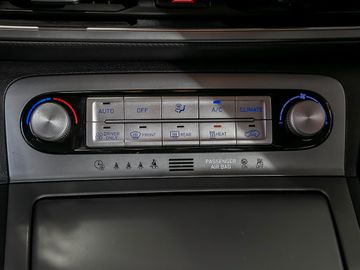 Hyundai Kona Trend Elektro 2WD Kamera KRELL Navi LED