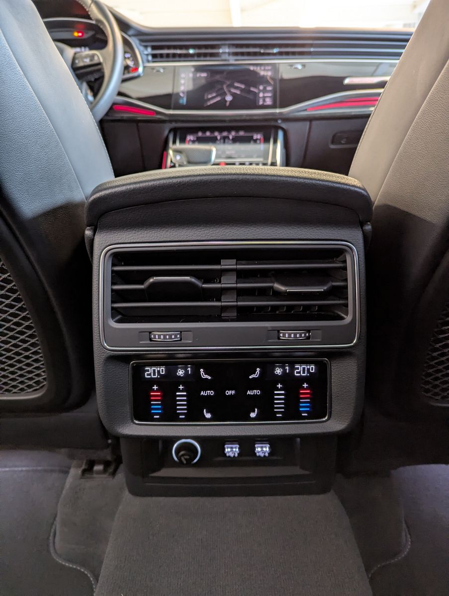 AUDI Q8 50 TDI qu. 3x S-Line HUD Matrix Pano ACC AHK - Image 27