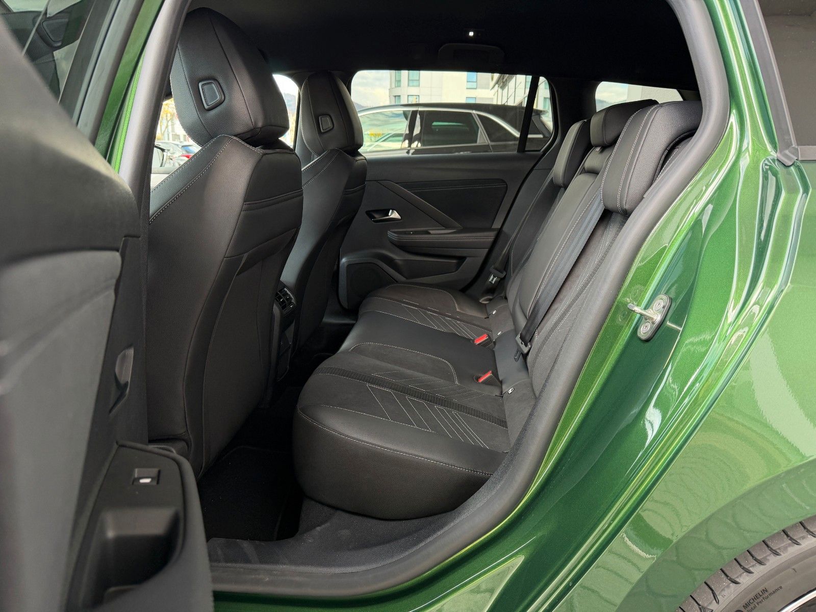Fahrzeugabbildung Opel Astra L ST Facelift Electric Ultimate 55kWh!