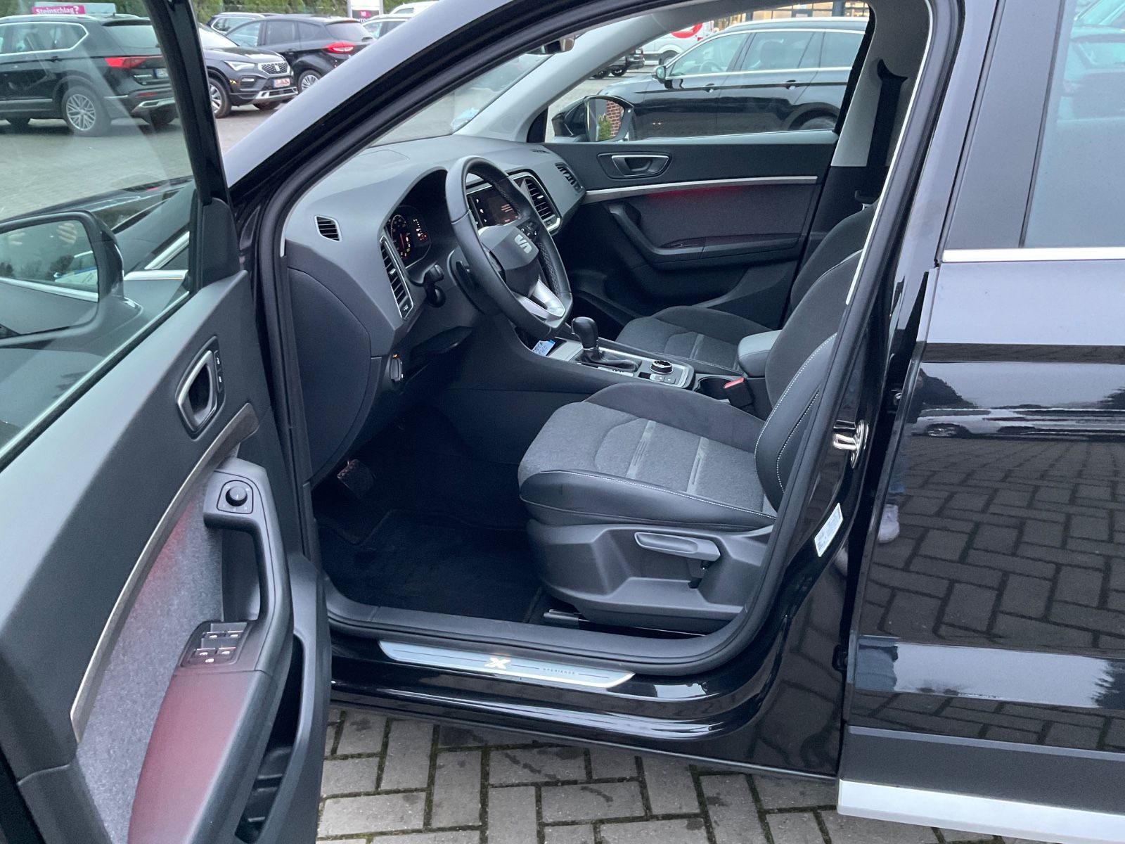 Fahrzeugabbildung SEAT Ateca 1.5 TSI Xperience DSG,Kamera,Navi,LED
