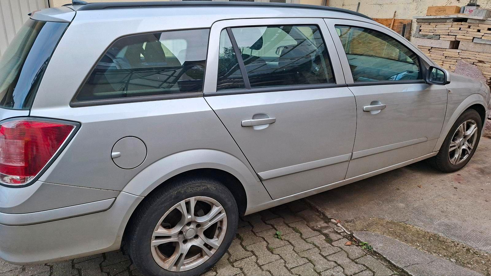 Opel Astra 2005 — interior