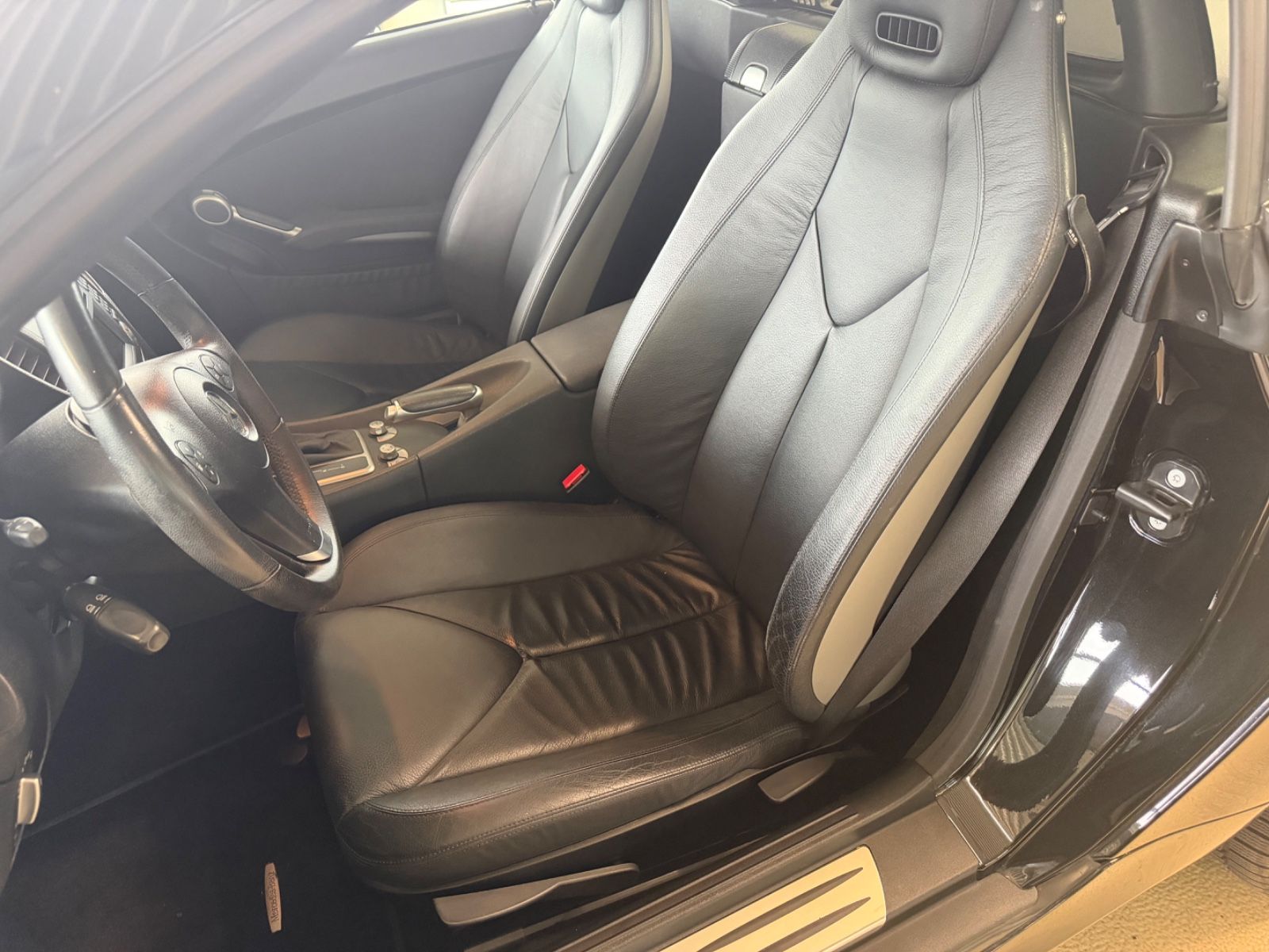 Fahrzeugabbildung Mercedes-Benz SLK 200 Roadster Kompressor*Vollleder