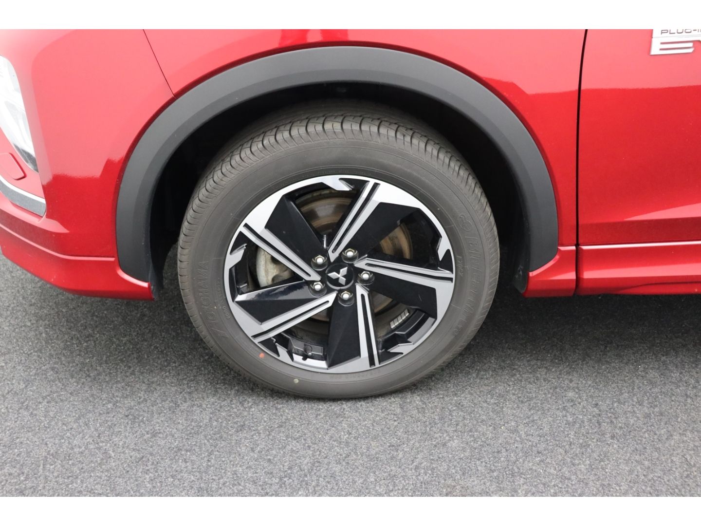 Fahrzeugabbildung Mitsubishi Eclipse Cross 4WD Plug-in Hybrid SELECT ACC