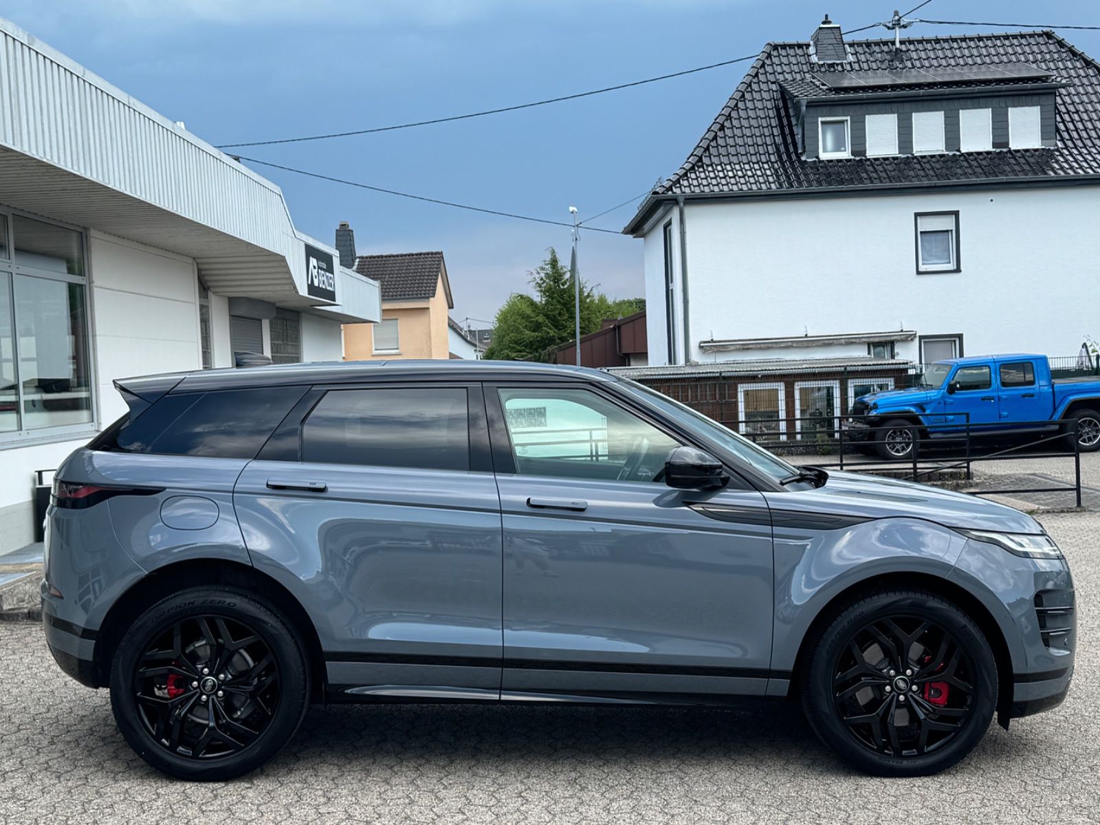 Fahrzeugabbildung Land Rover Range Rover Evoque R-Dynamic SE/Leder/PANO/LED