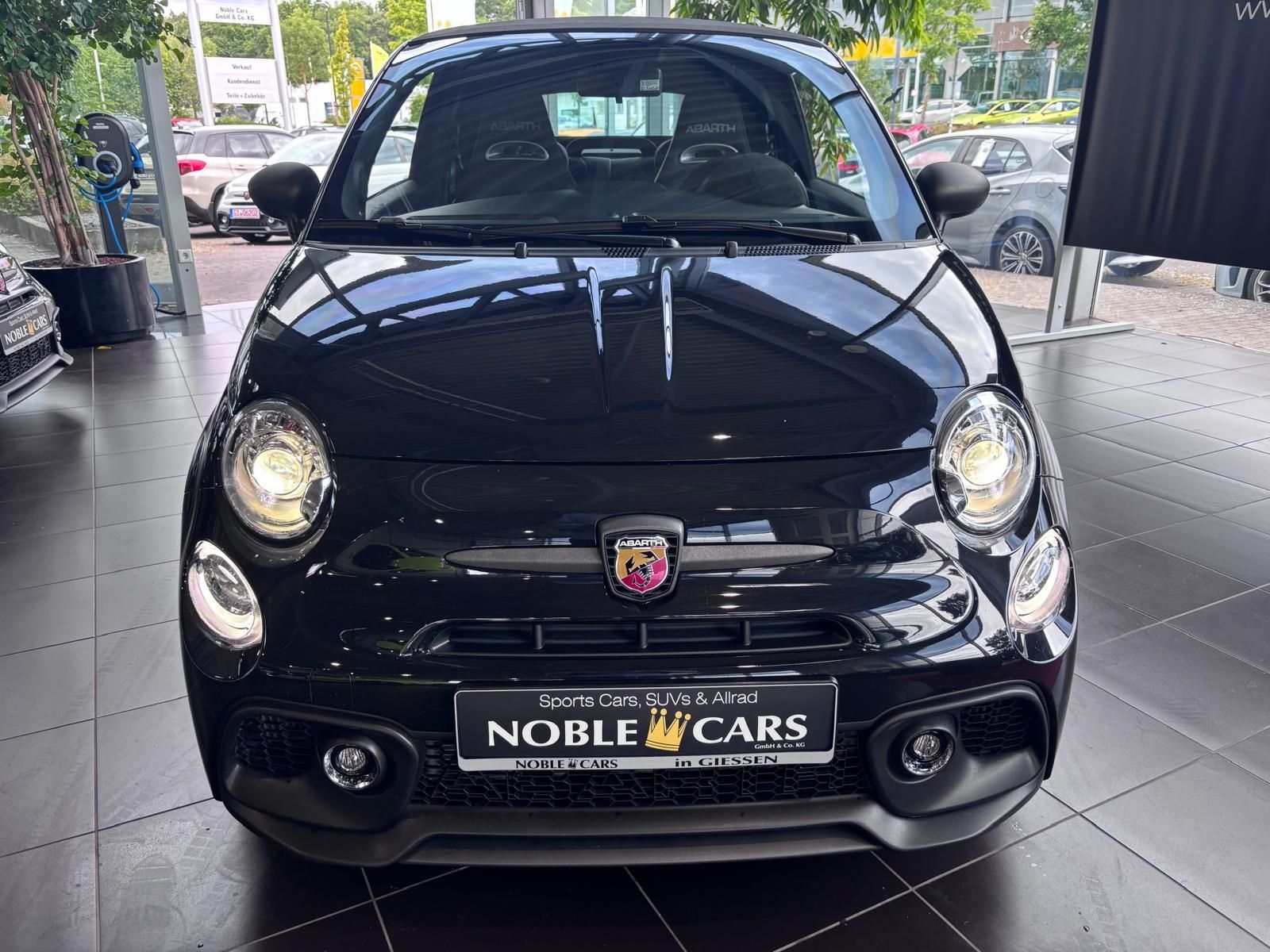 Fahrzeugabbildung Abarth 695C Turismo BEATS NAVI LEDER ALU