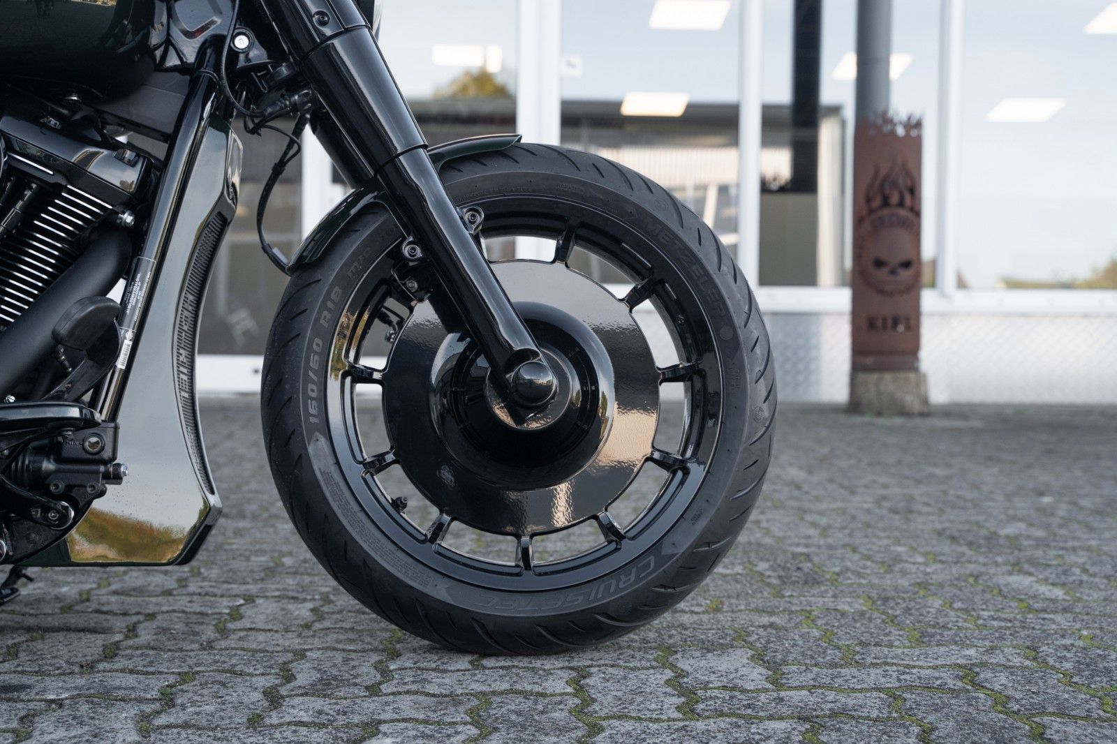 Fahrzeugabbildung Harley-Davidson GREEN DARK FAT BOY FLFBS 114 MY24 -JEKILL&HYDE-
