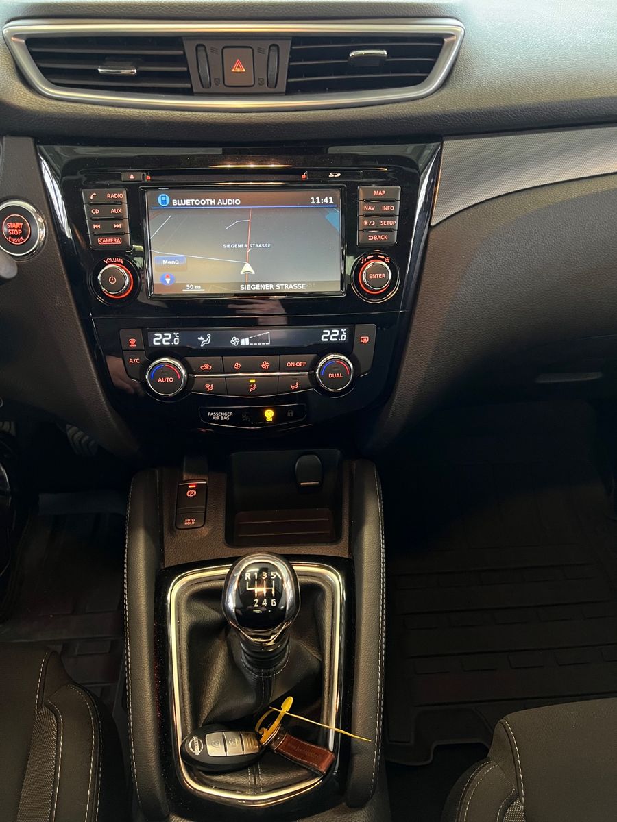 Fahrzeugabbildung Nissan Qashqai N-Connecta *1.HAND* NUR 22.005KM*