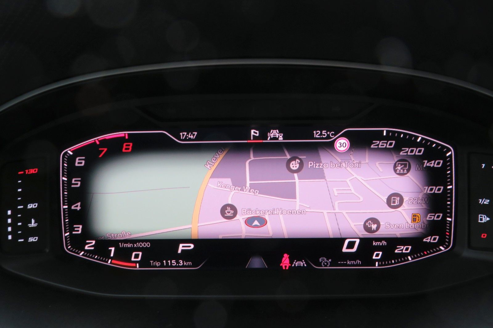 Fahrzeugabbildung SEAT Arona FR DSG NAVI SITZH. KAMERA ACC ASSISTENT-PA