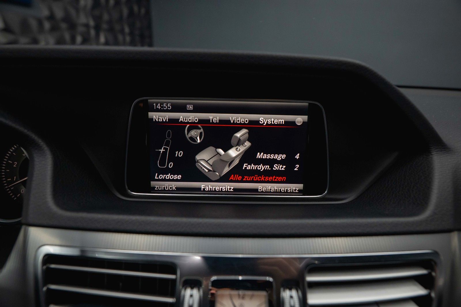 Fahrzeugabbildung Mercedes-Benz E 500 V8 CGI AMG Sport *Airmatic*Pano*ACC*H&K*