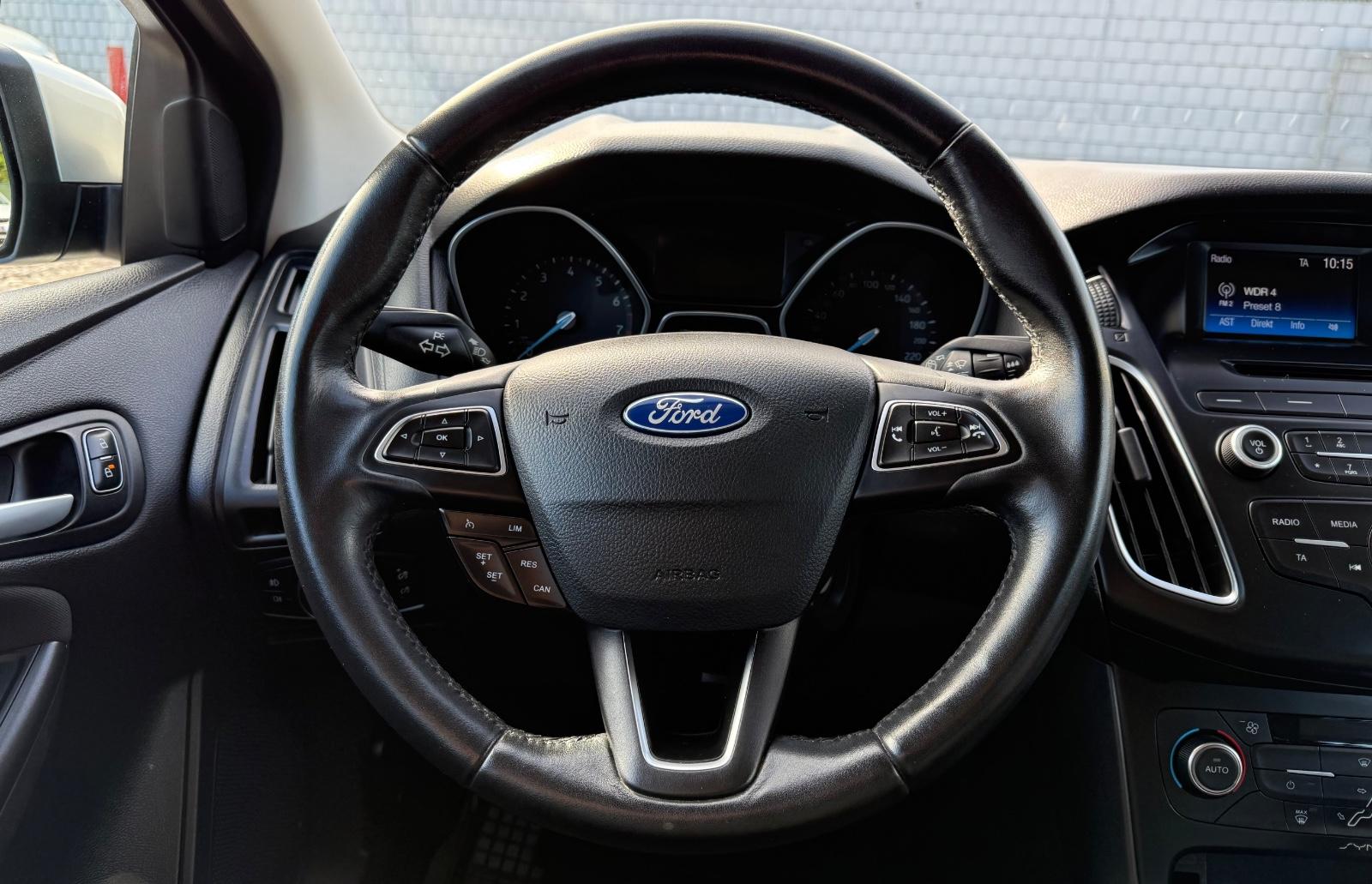 Ford Focus 1,6 Titanium Sportsitze Sport Lenkrad