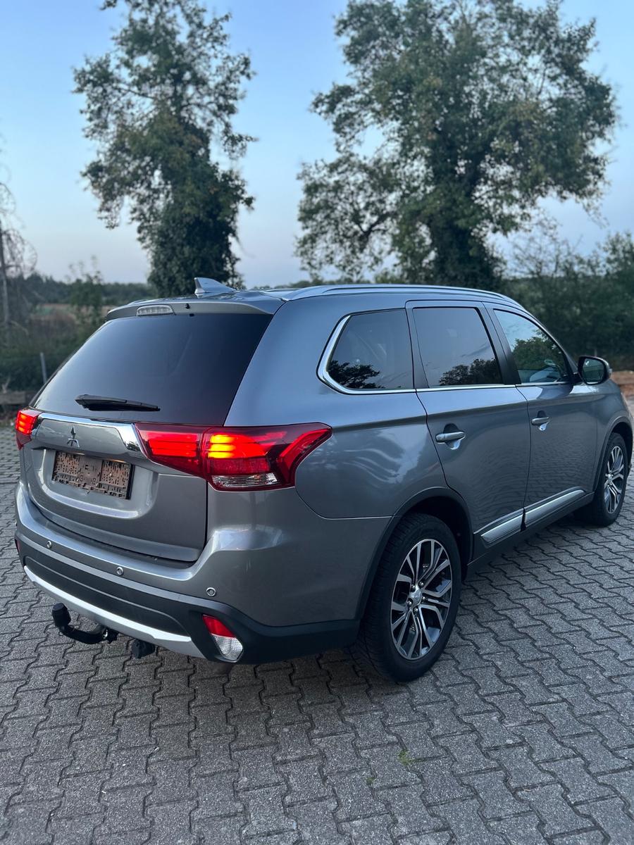 Mitsubishi Outlander 2.2 DI-D Plus ClearTec 2WD Plus 7 sitz