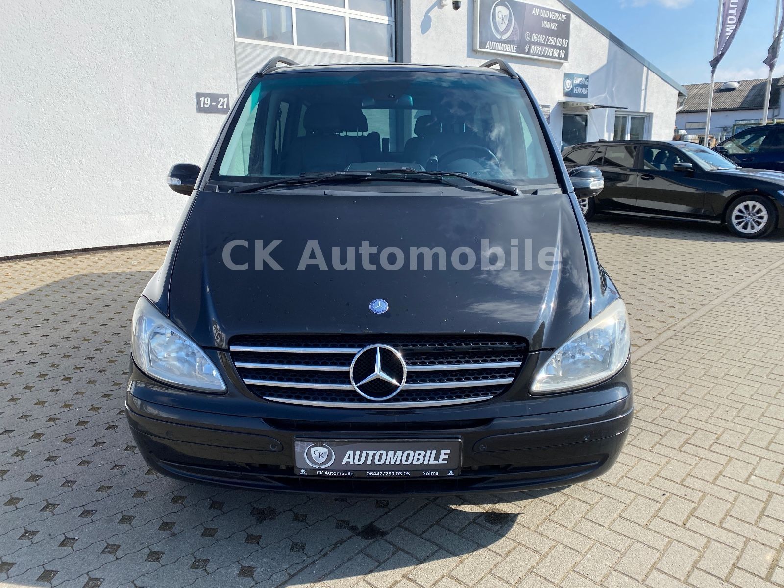 Fahrzeugabbildung Mercedes-Benz Viano 3.0 CDI lang Activity/6 Sitze/Leder/AHK