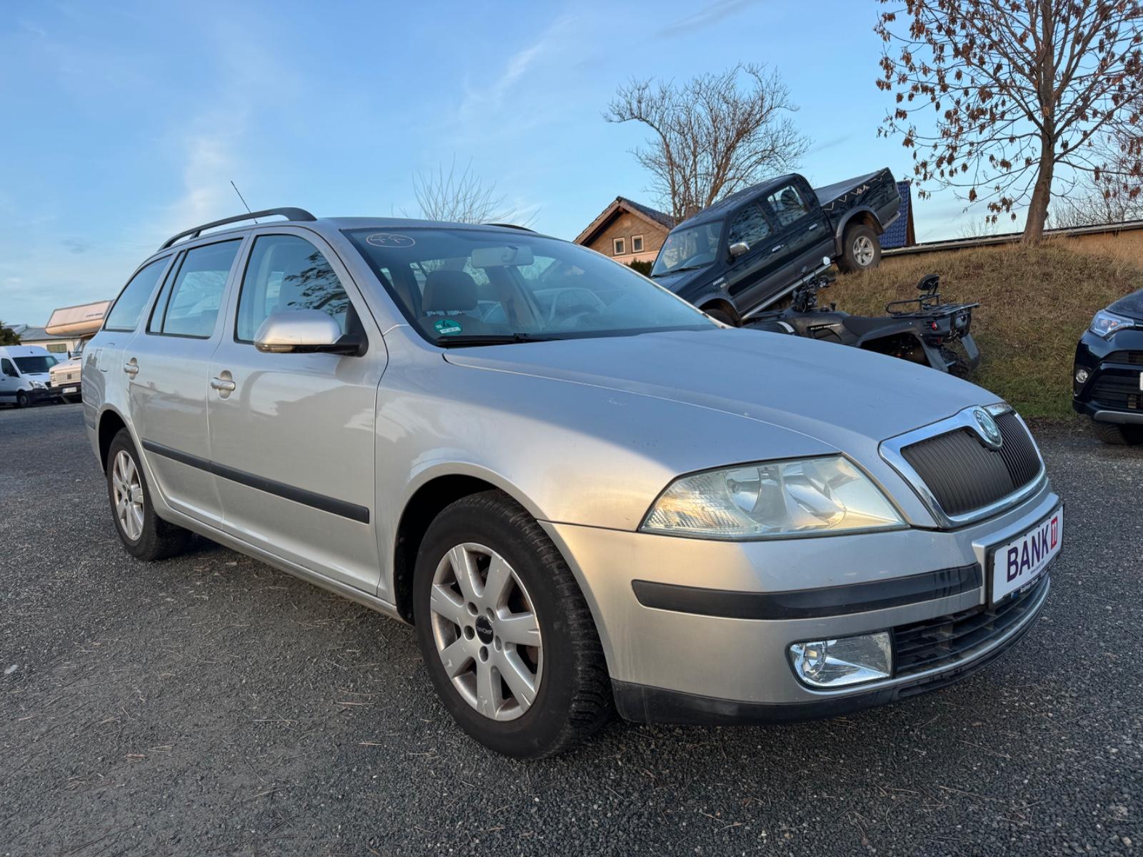 Skoda Octavia 1.6 Ambiente KLIMAAUT/1.HAND/PARKP/ALU'S
