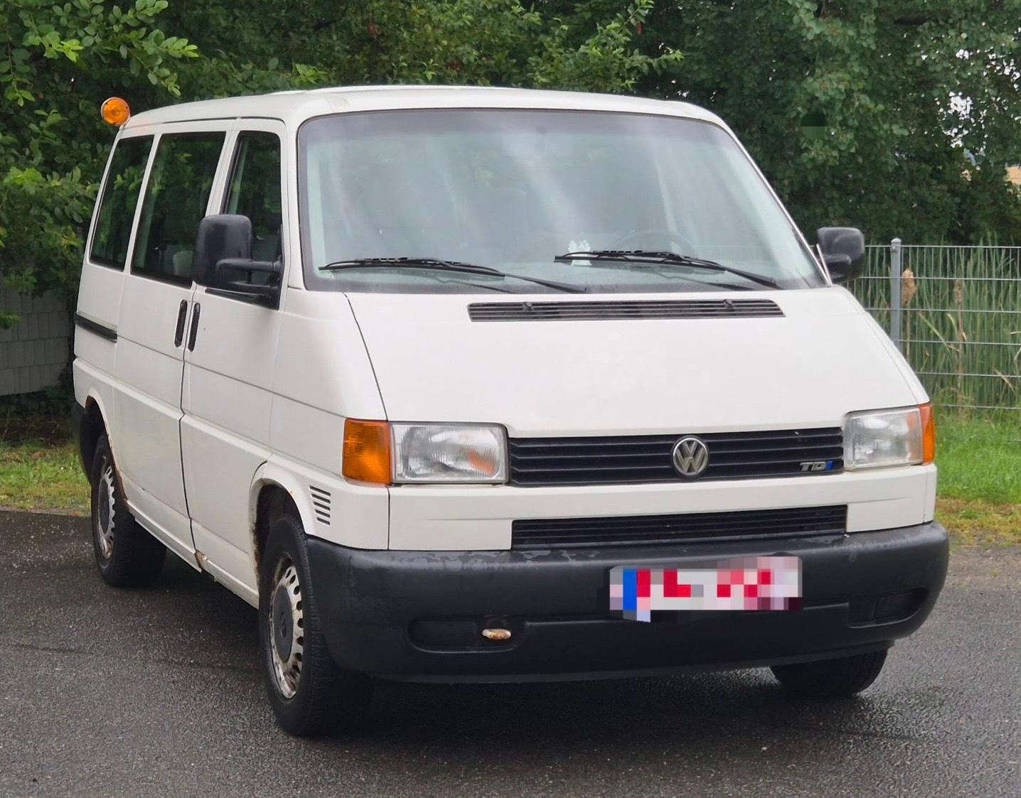 Volkswagen T4 Caravelle 2,5 TDI 65kW/9 Sitzer/