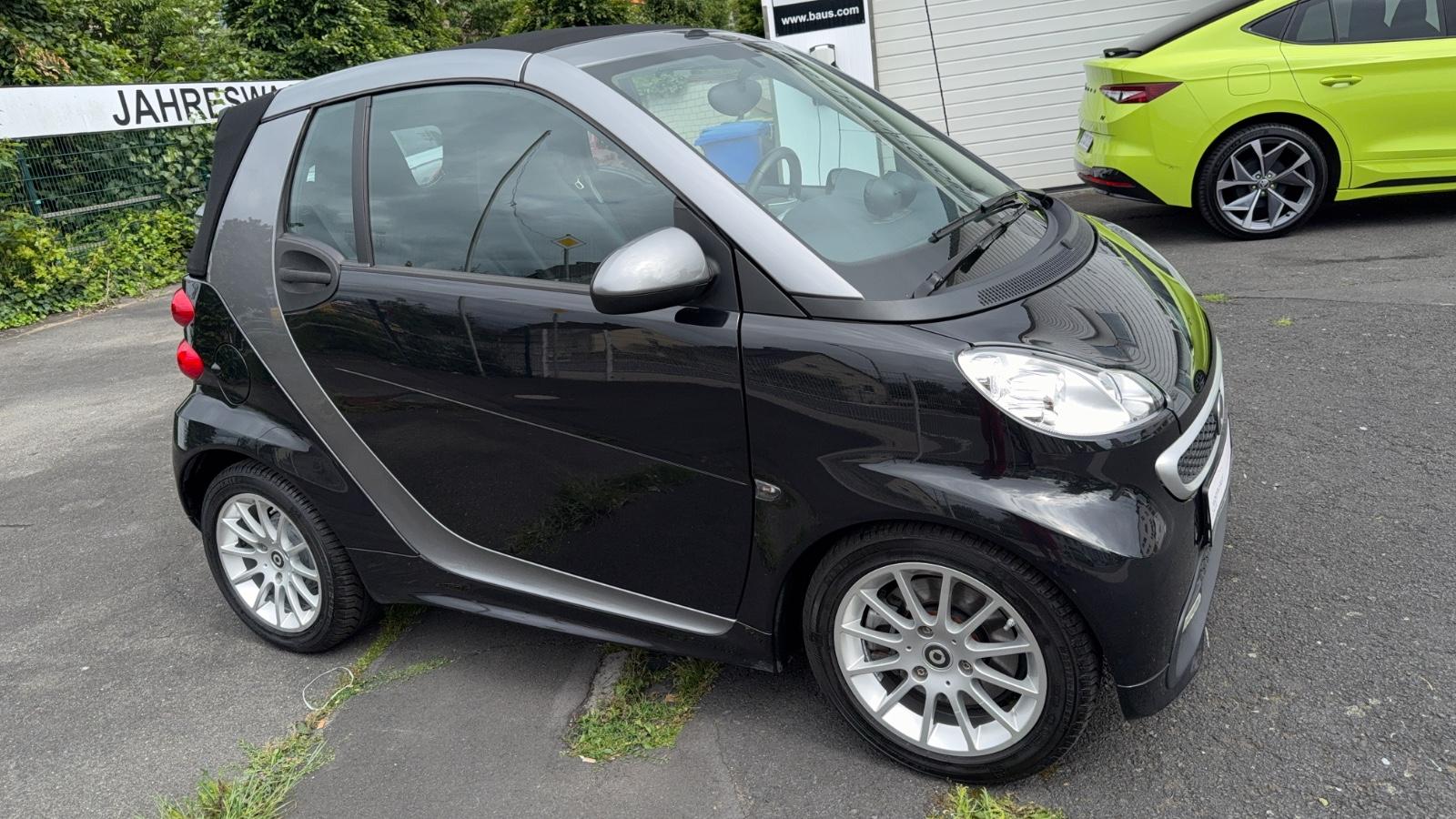 Smart fortwo cabrio  / 2 Jahre HU frei /