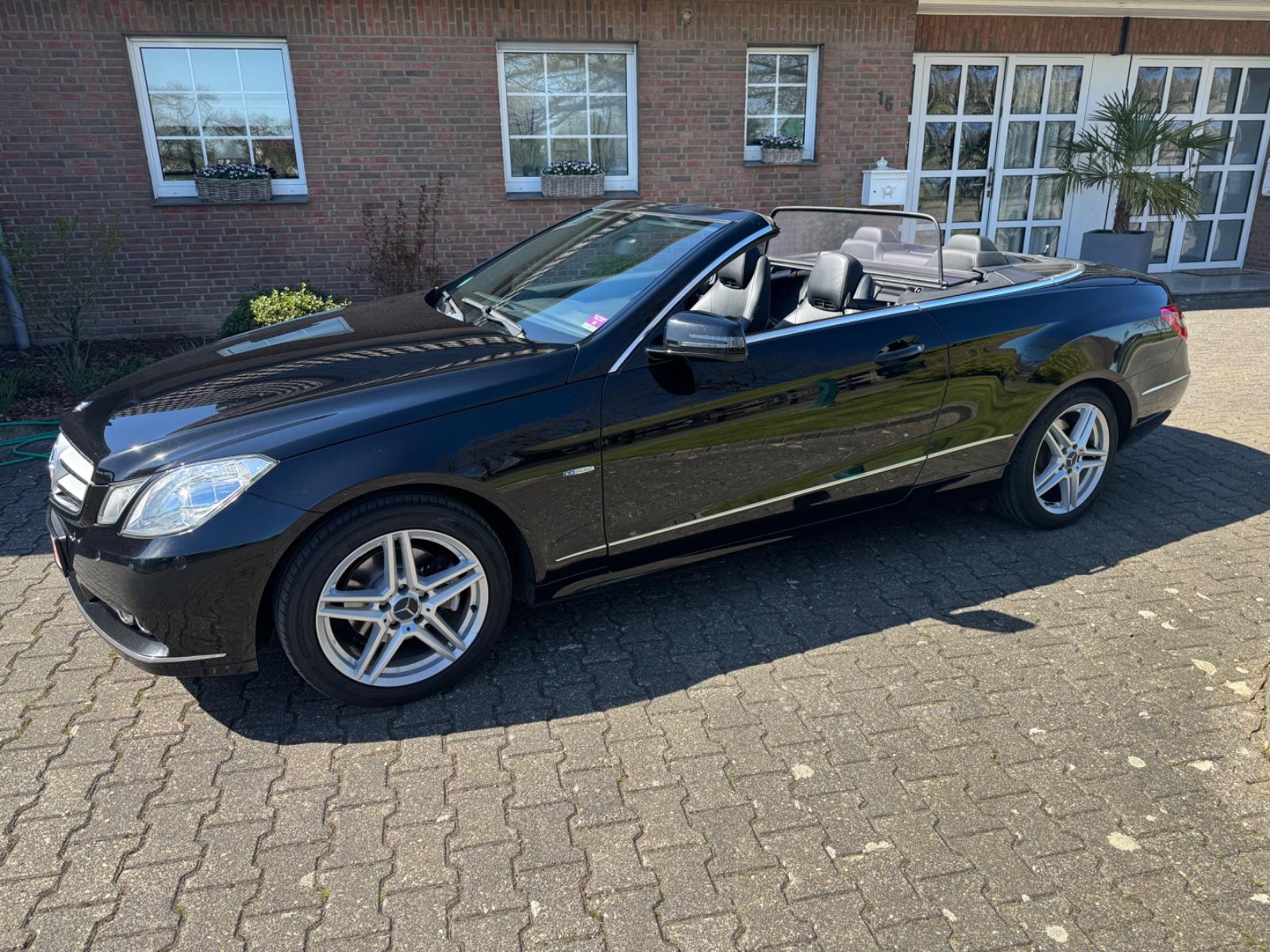 Mercedes-Benz E 200 E Cabrio CGI BlueEfficiency + Automatik