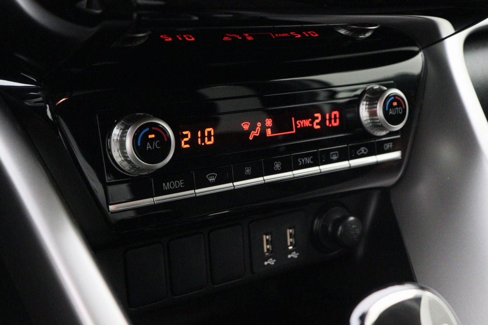 Fahrzeugabbildung Mitsubishi Eclipse Cross Plug-in Hybrid 2.4 Basis 4WD