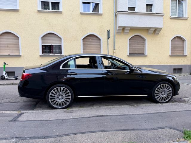 MERCEDES-BENZ E 220 d 4MATIC EXCLUSIVE Autom. EXCLUSIVE
