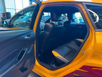 MYAUTOCENTER – Gebraucht- und Jahreswagen mit Werkstattservice in Pfaffenhofen Ford Focus *RECARO*SPORT*SitzHZ*2-ZONEN*TÜV 0127*