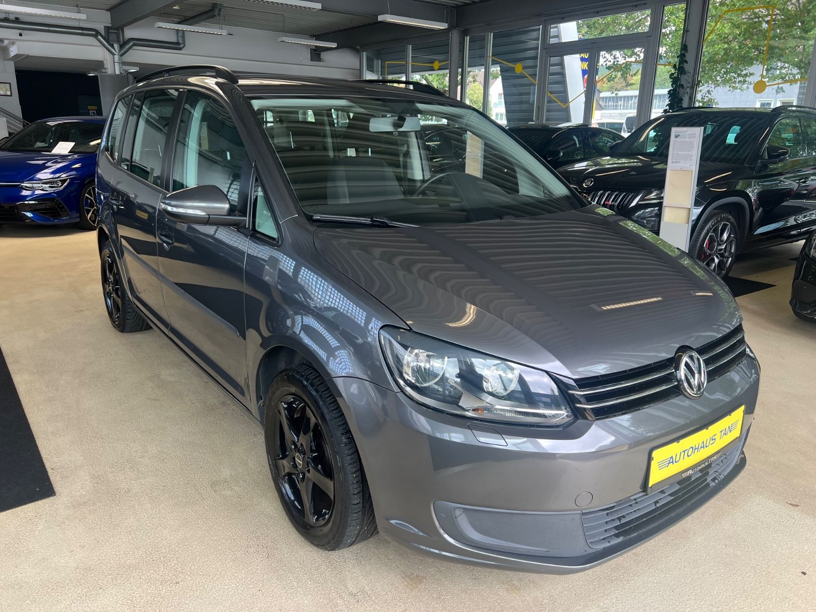Fahrzeugabbildung Volkswagen Touran 1.6 TDI * 7.SITZER * SITZHEIZUNG *
