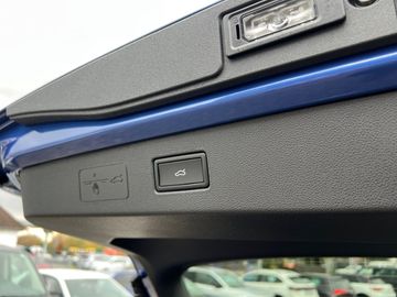 Volkswagen T-Roc   R-Line 1.5 l eTSI 150 PS 7-Gang-DSG