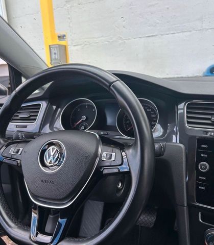 Volkswagen Golf Variant Comfortline BMT 150ps Anhänge...