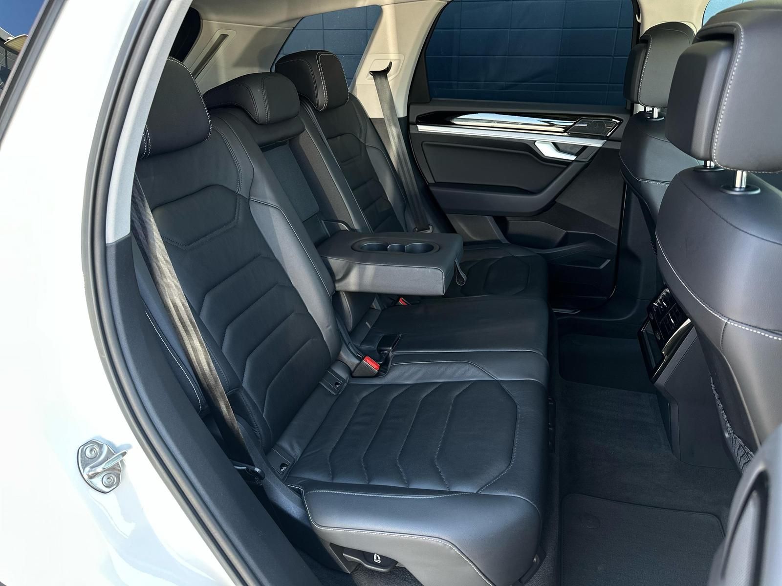 VW Touareg 3.0TDI R LINE 4M BLACK MATRIX#AHK#AIR#SH - Image 18