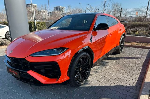 Lamborghini URUS SE V8 Available in July/Export