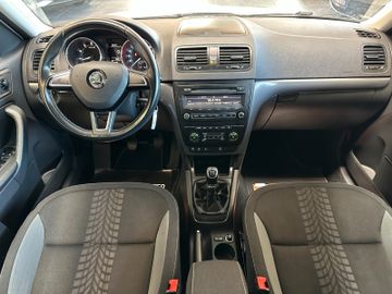 Skoda Yeti Adventure *TÜV*Xenon*Scheckheftgepfl.*Navi*