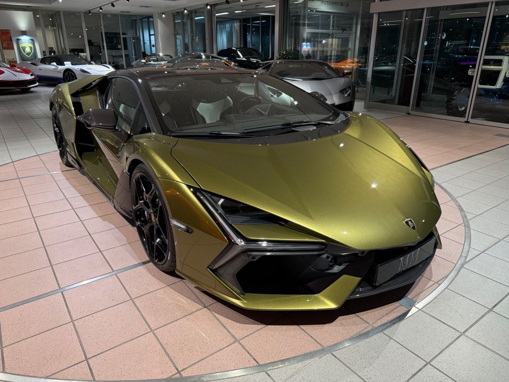 Image of Lamborghini Revuelto