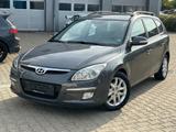 Hyundai i30 CW Blue 1.6 CRDI/1.Hand/Klima/Teilleder/TÜV - Hyundai i30 aus 2010: I30cw