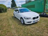 BMW 118d mit zusätzlichen Reifen und Felgen - BMW 1 Series: M Felgen