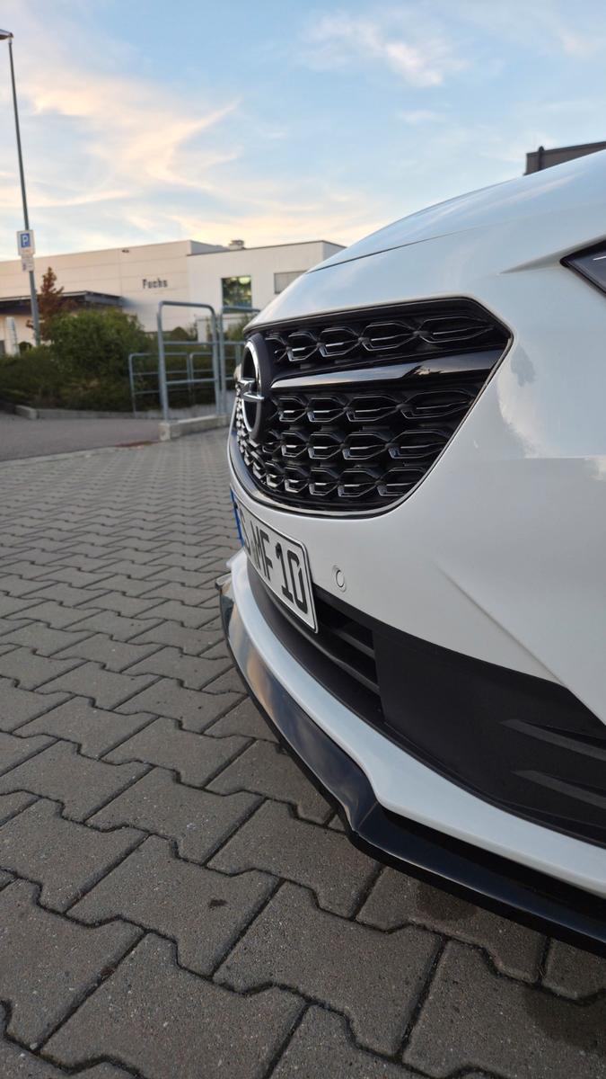 Opel Insignia Grand Sport GSi 2.0 Turbo 4x4 