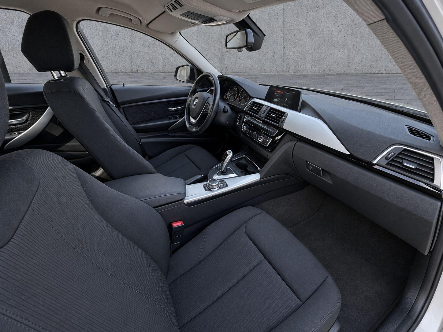 BMW 318 i Limousine 'Aut.'LED'WenigKM'Navi'
